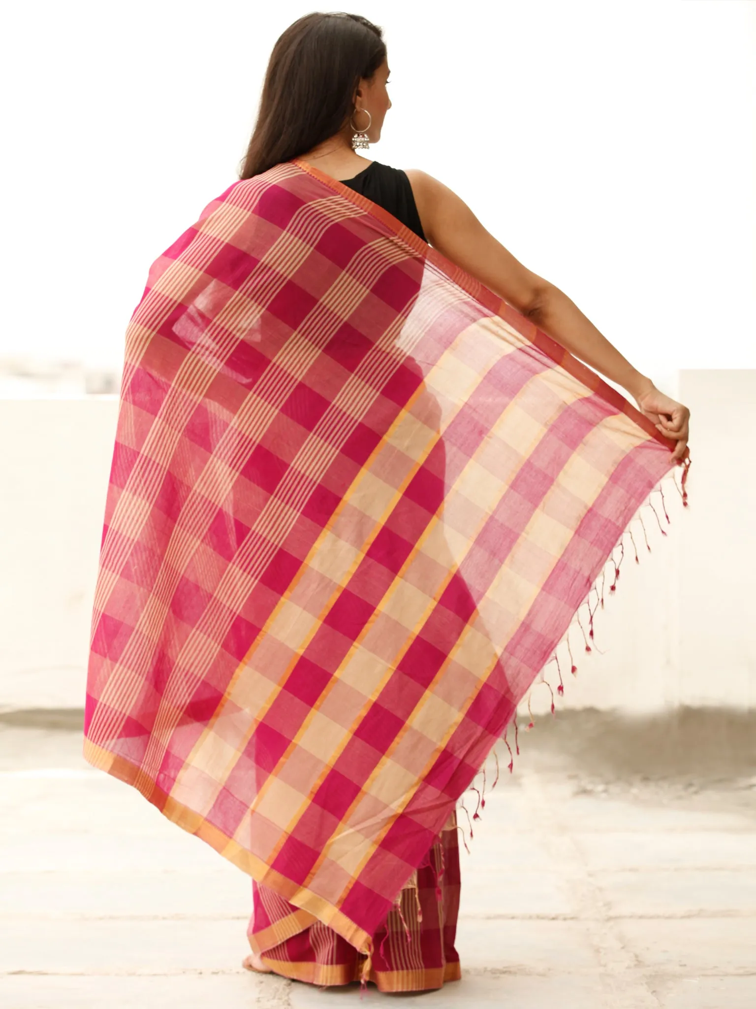 Deep Pink Beige Handloom Mangalagiri Cotton Saree With Zari Border - S031703855