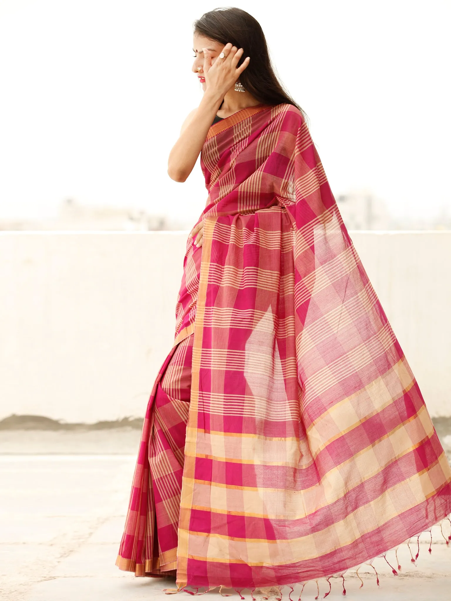 Deep Pink Beige Handloom Mangalagiri Cotton Saree With Zari Border - S031703855