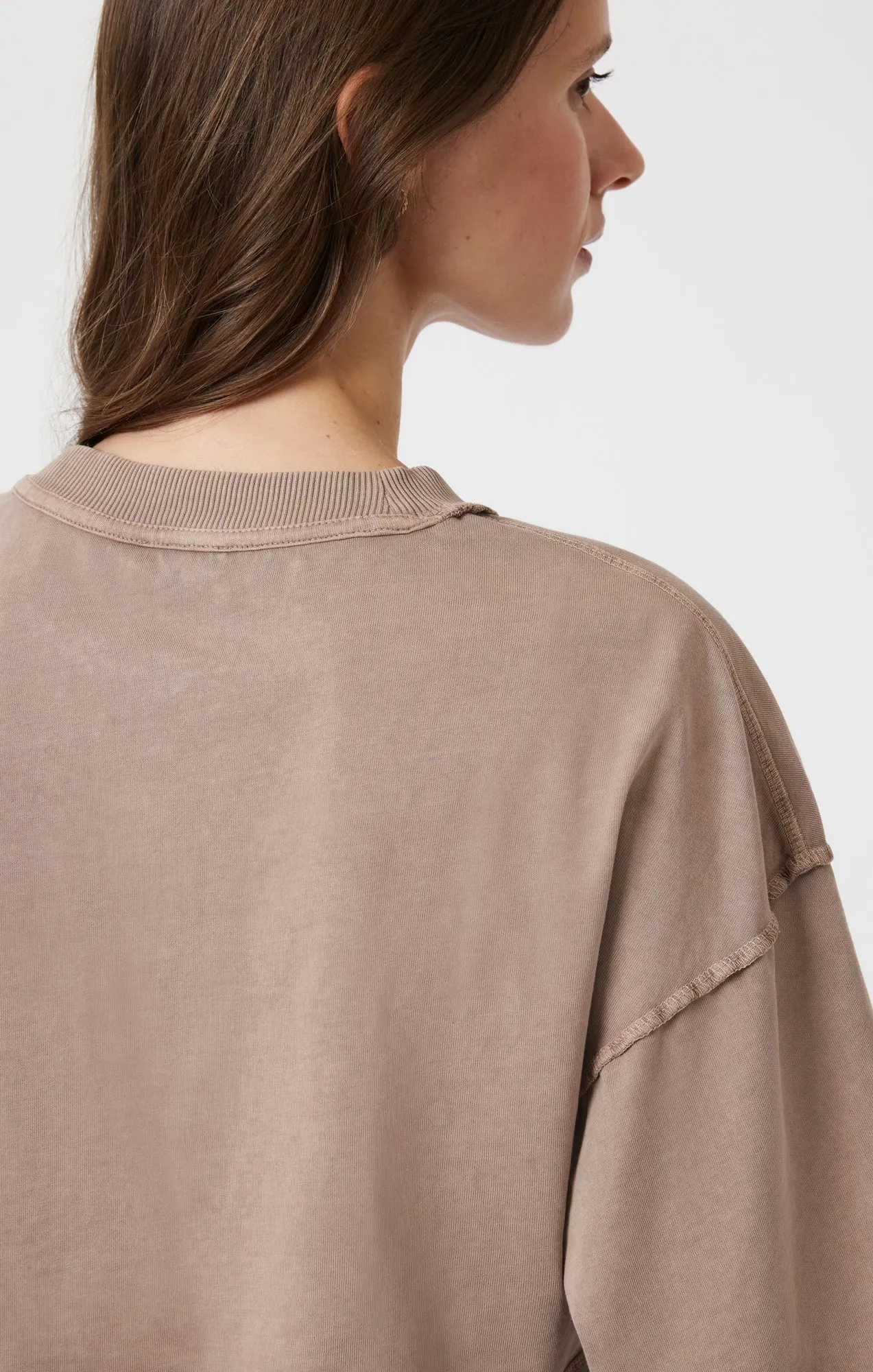 DROP SHOULDER CROPPED T-SHIRT IN MOON ROCK