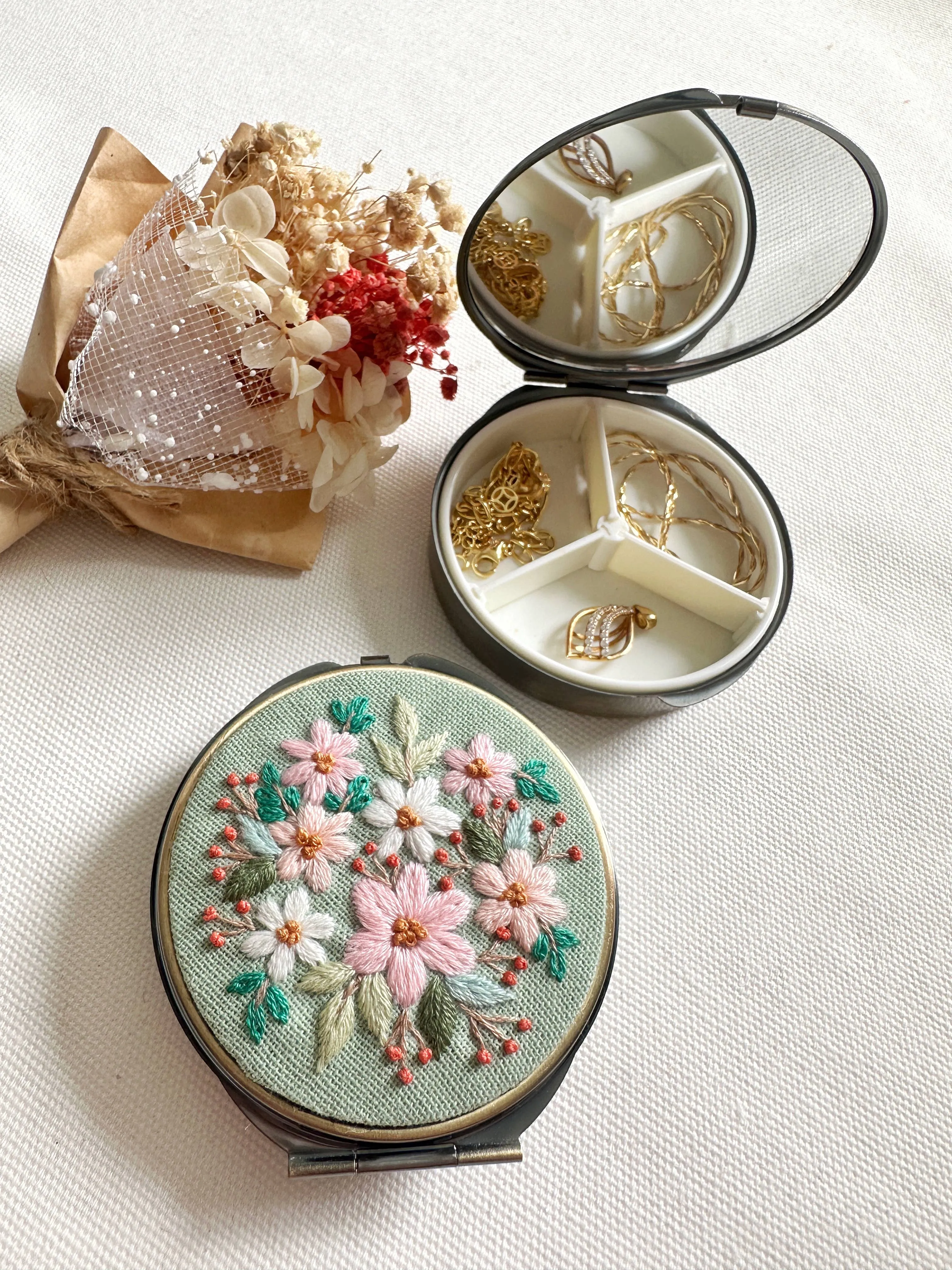 Embroidered Round Jewelry Box With Mirror