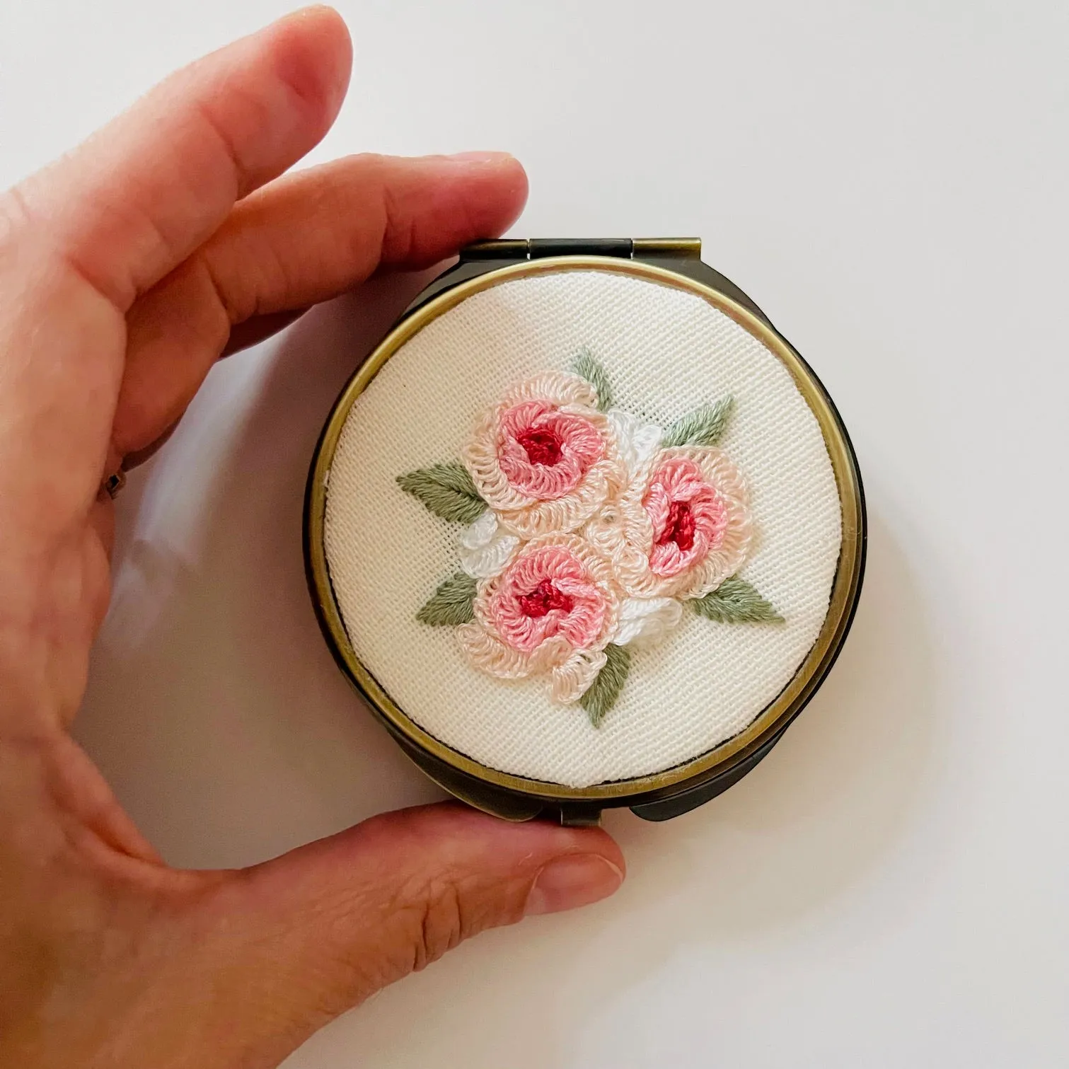 Embroidered Round Jewelry Box With Mirror