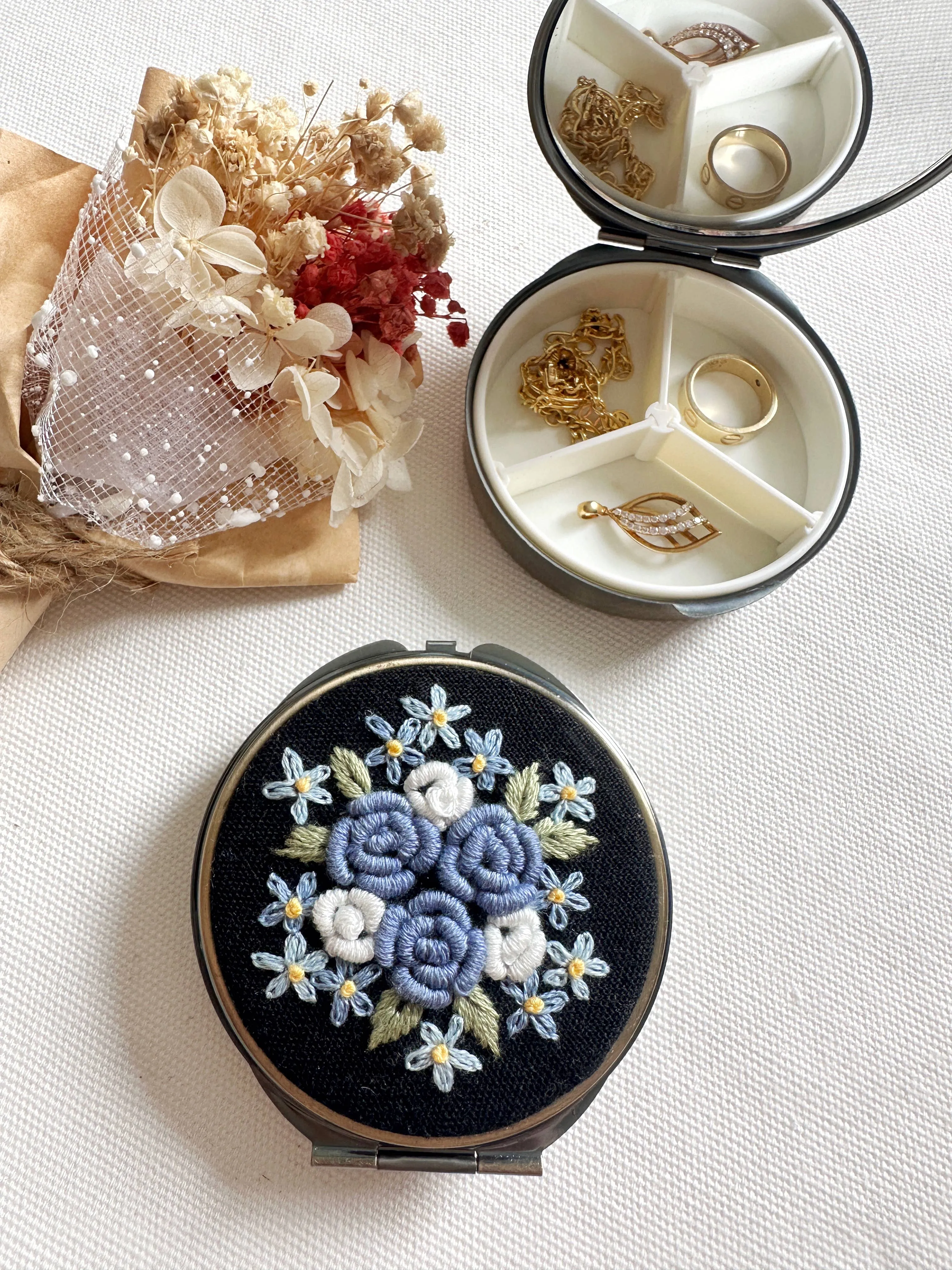 Embroidered Round Jewelry Box With Mirror