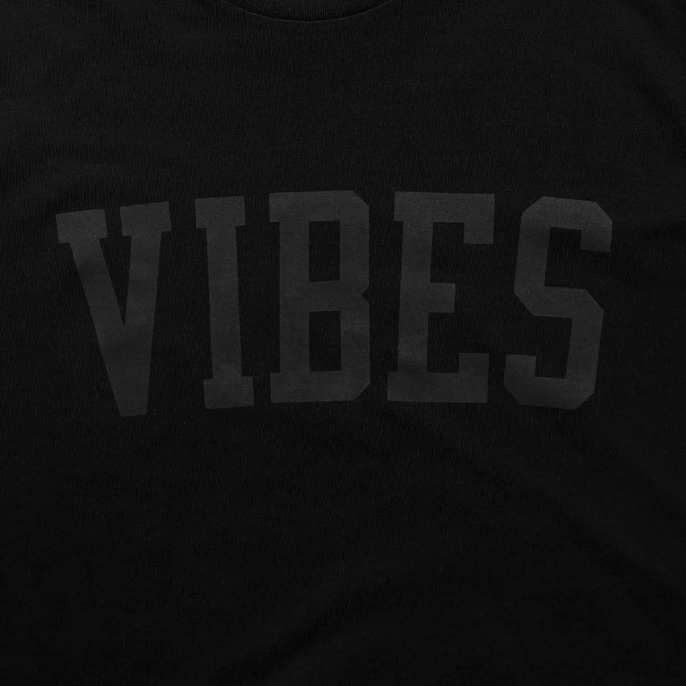 Vibes Blk On Blk - Tshirt - Black